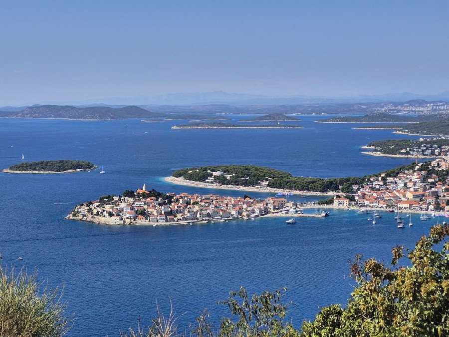  Primostein kilátó, Loretói Szűzanya szobra