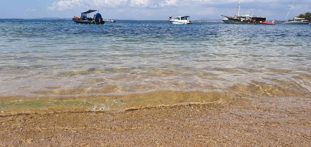  Podbrizi pješčana plaža Vrgada homokos partszakasza
