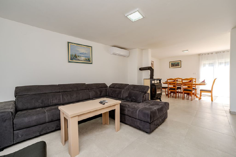 Privi Első emelet 4+2 fős apartman medence szint – galériakép