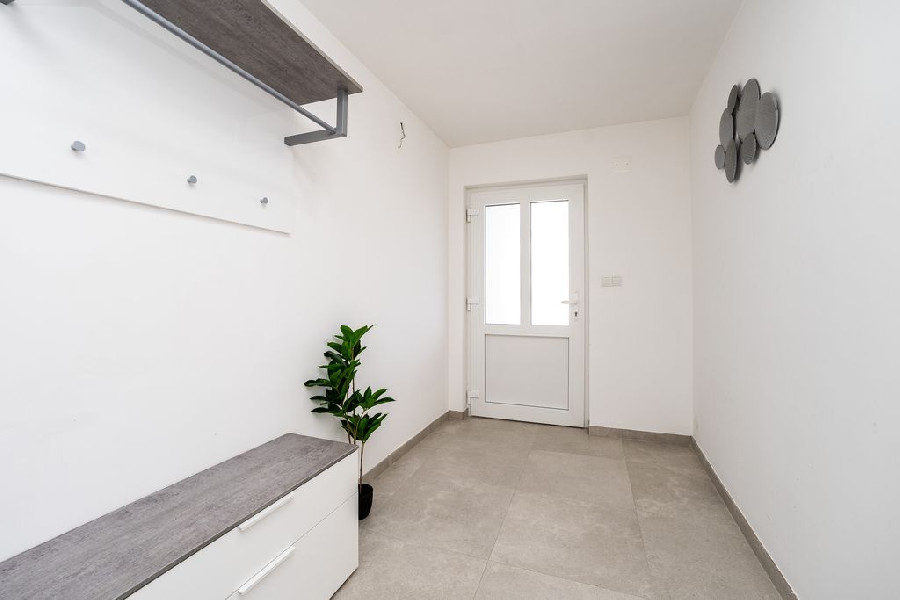 Privi Első emelet 4+2 fős apartman medence szint – galériakép