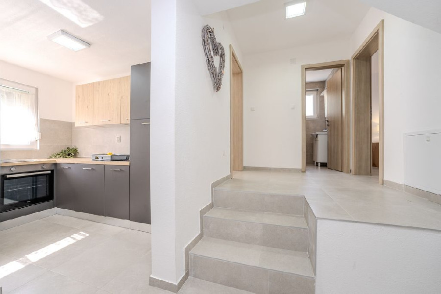 Srednji Második emelet 6 fős apartman középső szint – galériakép