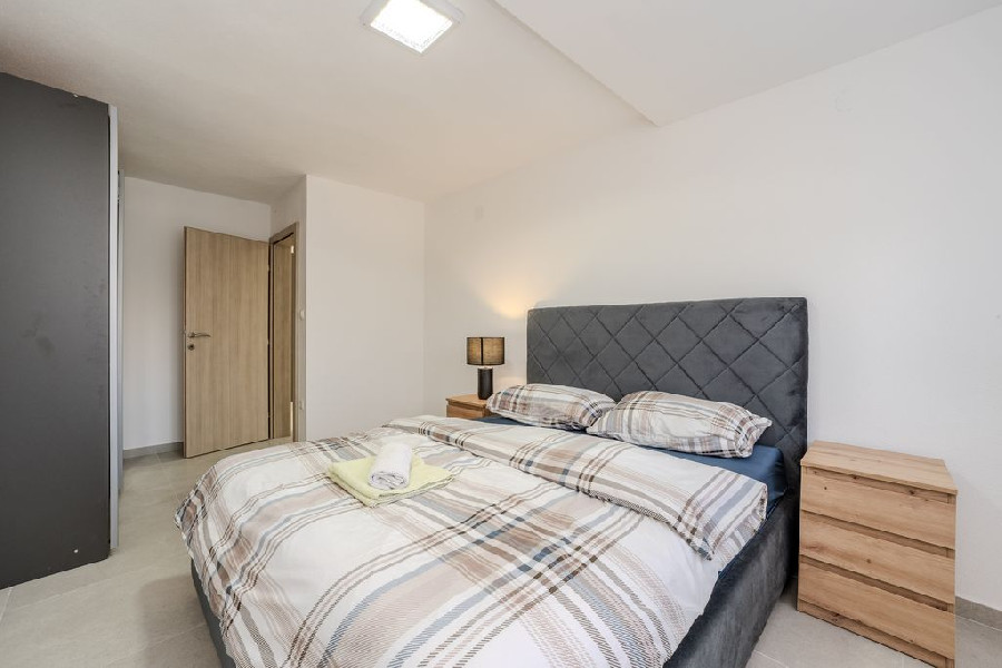 Srednji Második emelet 6 fős apartman középső szint – galériakép