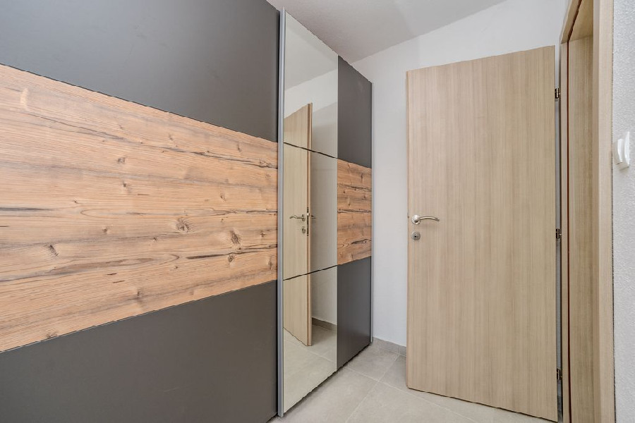 Srednji Második emelet 6 fős apartman középső szint – galériakép