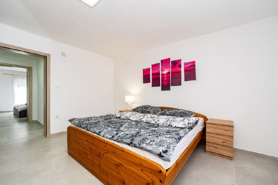 Srednji Második emelet 6 fős apartman középső szint – galériakép