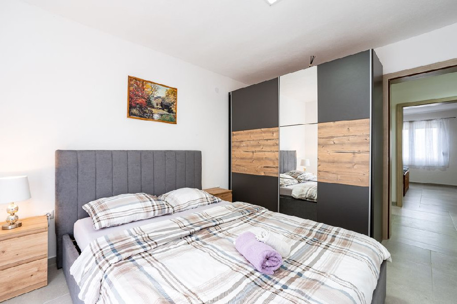 Srednji Második emelet 6 fős apartman középső szint – galériakép