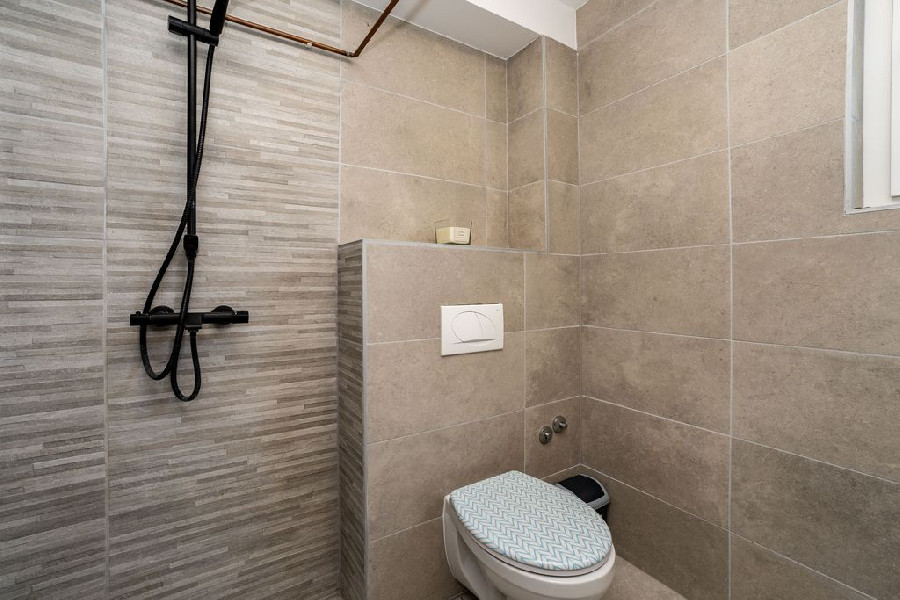 Srednji Második emelet 6 fős apartman középső szint – galériakép
