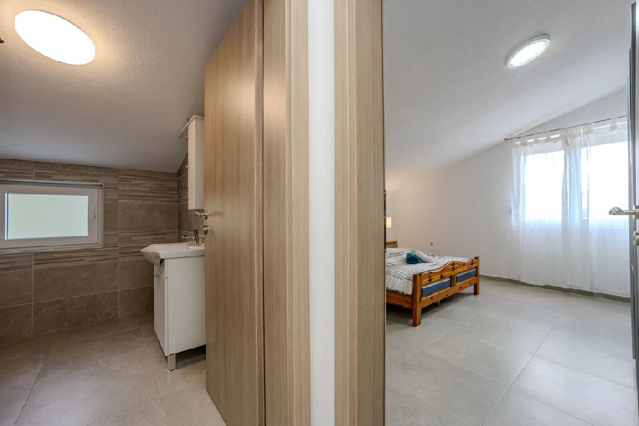 Gornji Harmadik emelet 4+2 fős apartman felső szint – galériakép