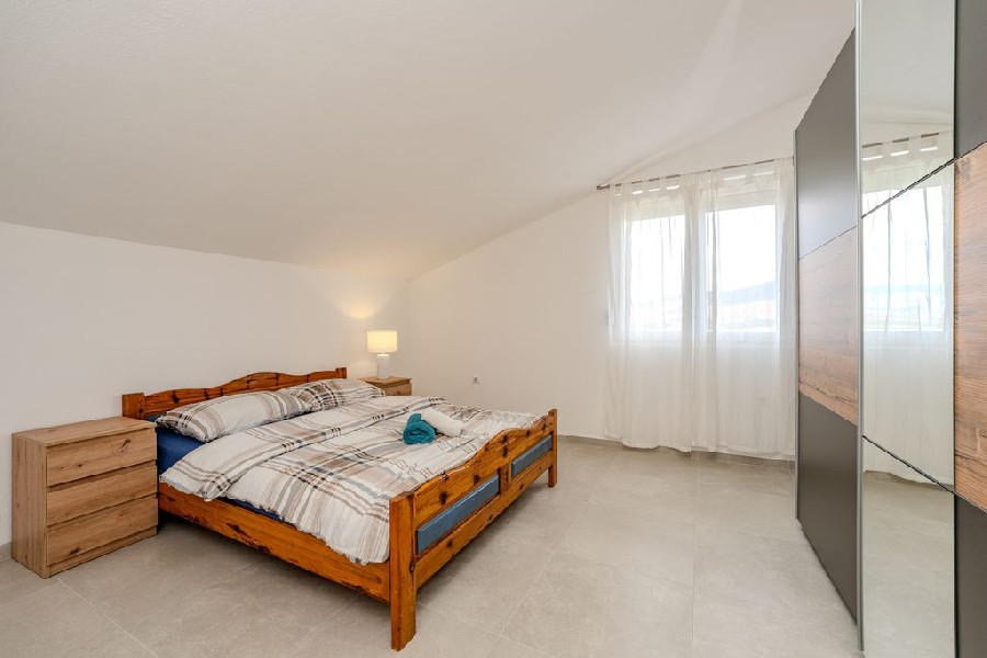 Gornji Harmadik emelet 4+2 fős apartman felső szint – galériakép