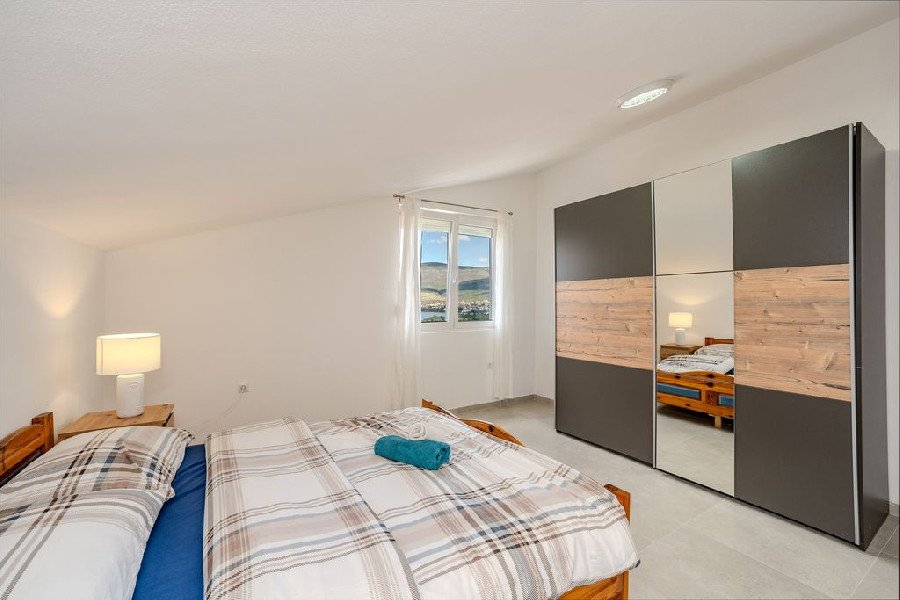 Gornji Harmadik emelet 4+2 fős apartman felső szint – galériakép