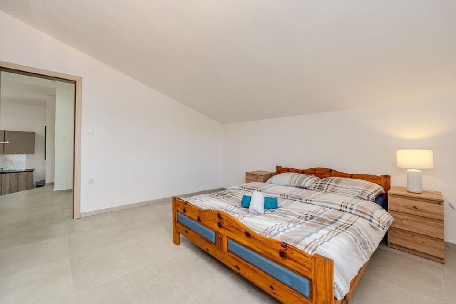 Gornji Harmadik emelet 4+2 fős apartman felső szint – galériakép