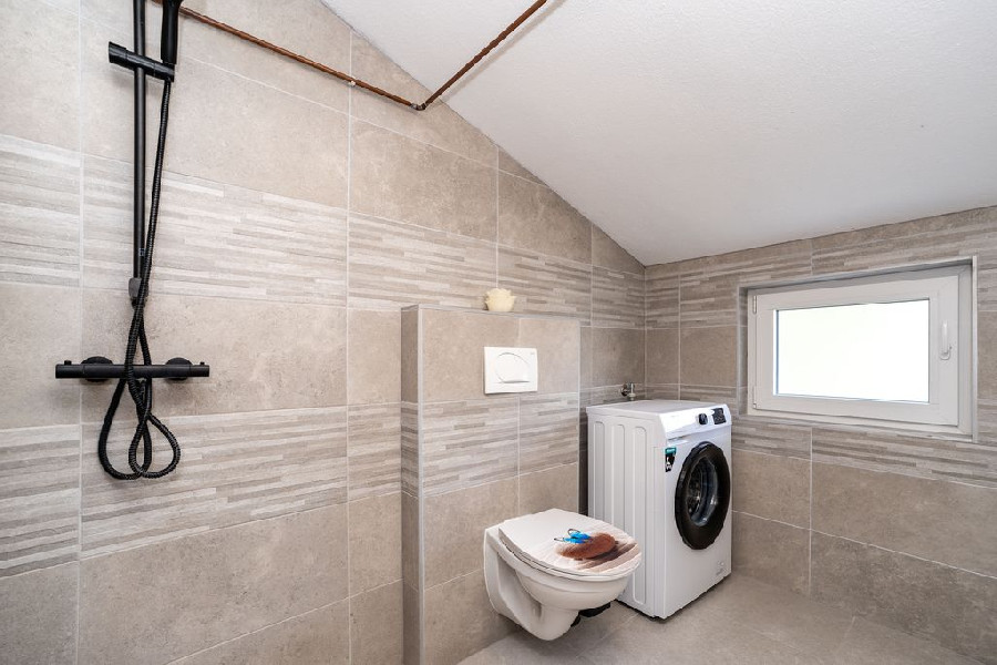 Gornji Harmadik emelet 4+2 fős apartman felső szint – galériakép