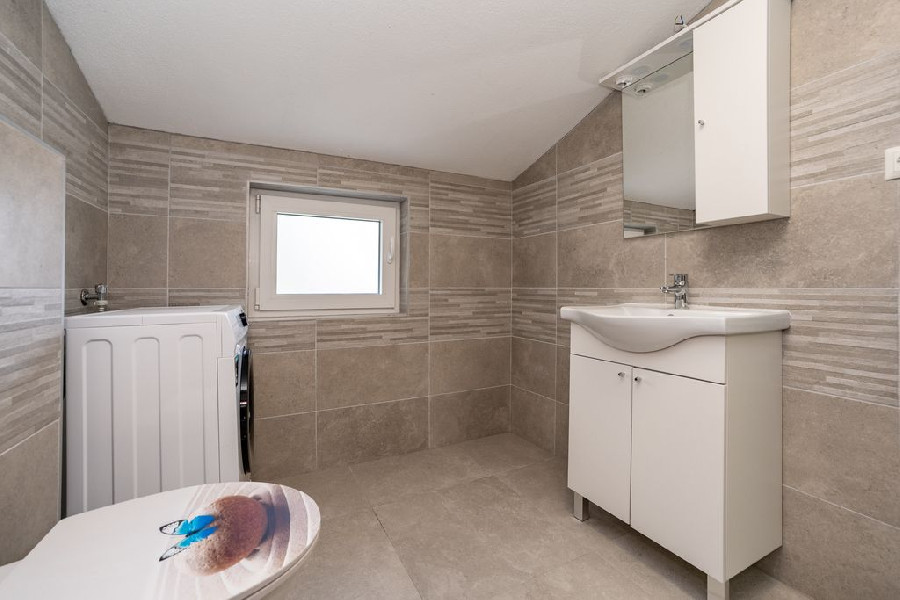 Gornji Harmadik emelet 4+2 fős apartman felső szint – galériakép