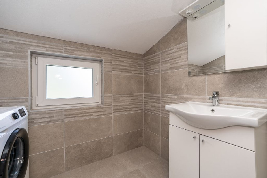 Gornji Harmadik emelet 4+2 fős apartman felső szint – galériakép