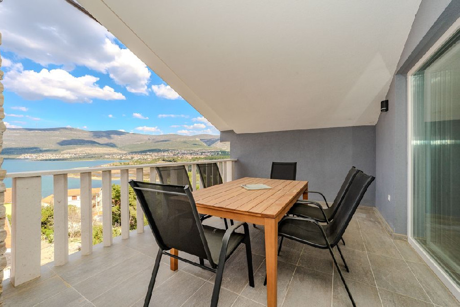 Gornji Harmadik emelet 4+2 fős apartman felső szint – galériakép