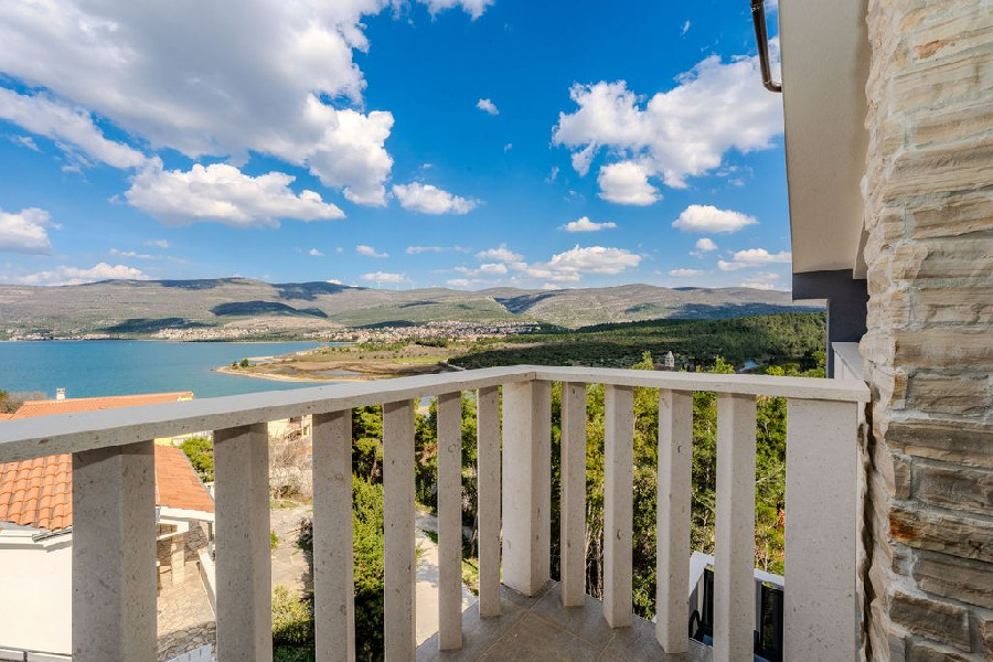 Gornji Harmadik emelet 4+2 fős apartman felső szint – galériakép