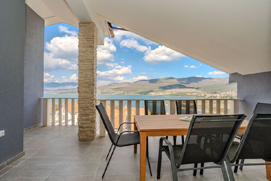 Gornji Harmadik emelet 4+2 fős apartman felső szint – galériakép